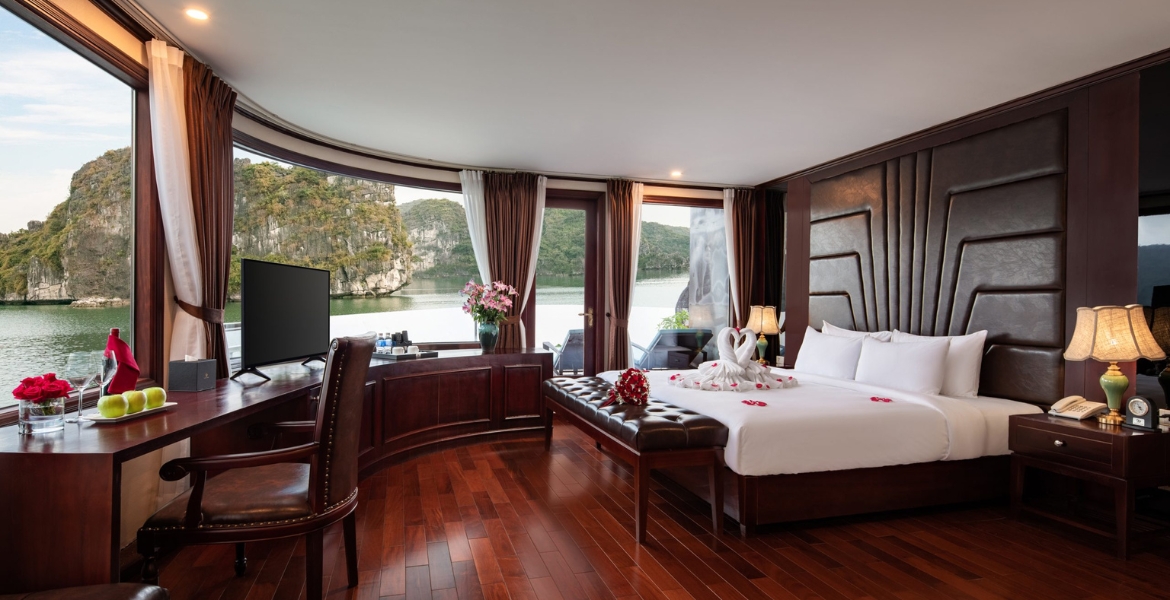 Dora Cruise Lan Ha Bay