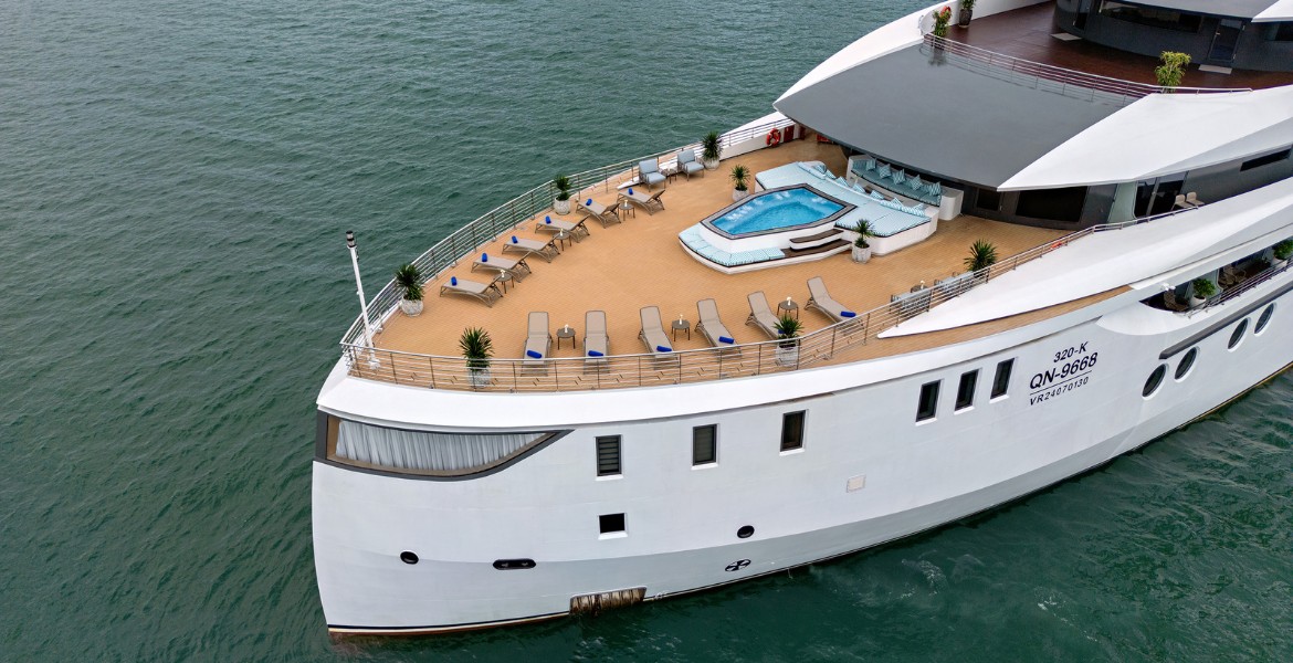 Essence Grand Cruises