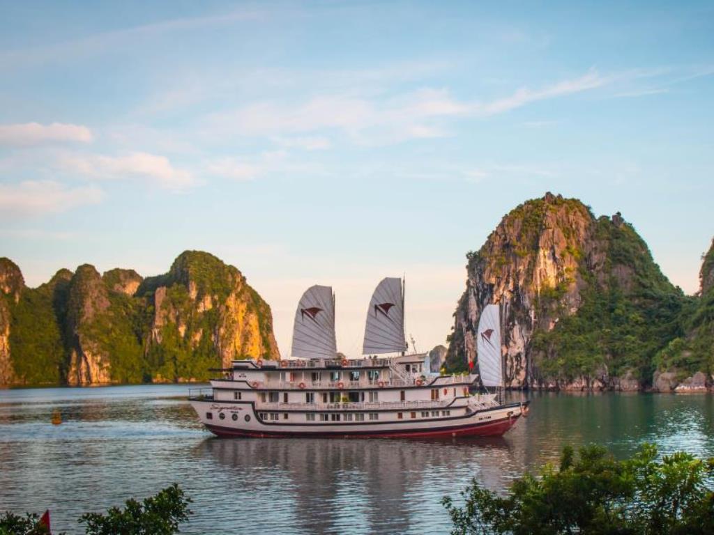 Signature Halong Cruise