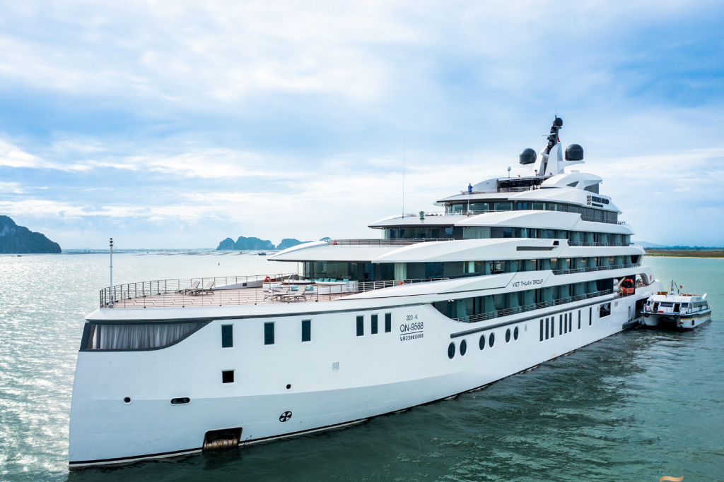 Essence Grand Cruises