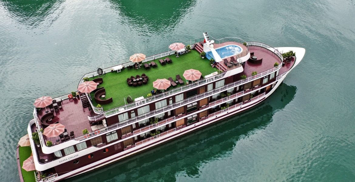 Dora Cruise Lan Ha Bay