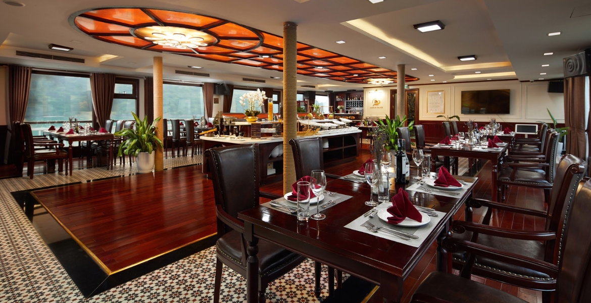 Dora Cruise Lan Ha Bay