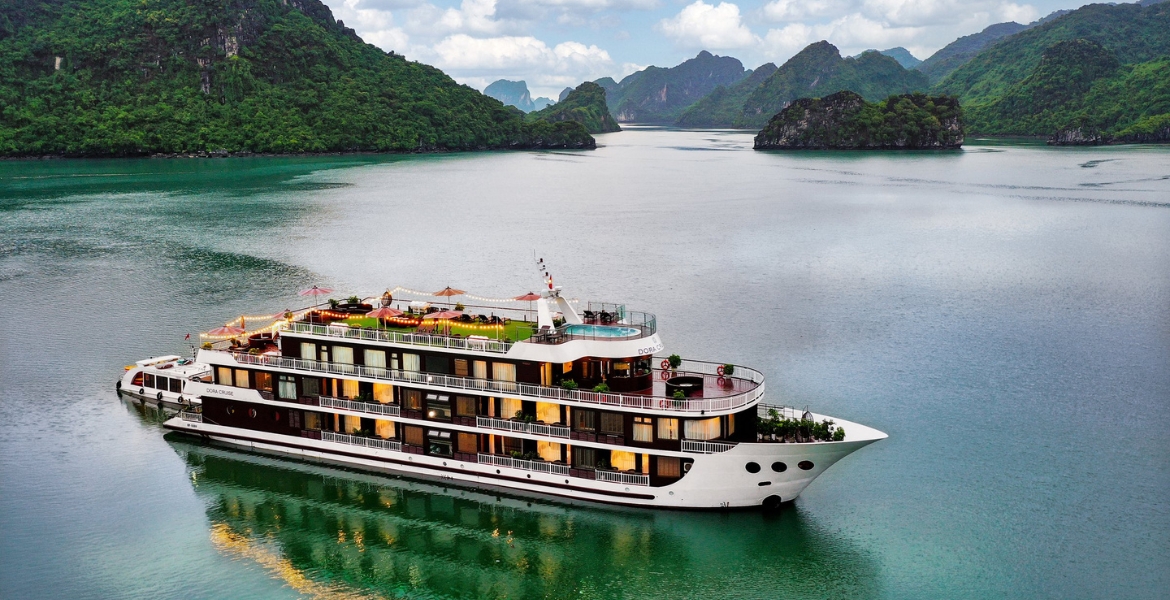 Dora Cruise Lan Ha Bay
