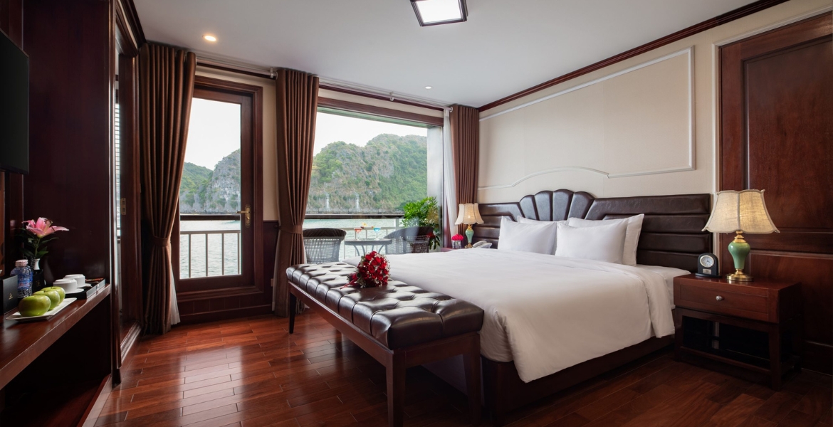Dora Cruise Lan Ha Bay