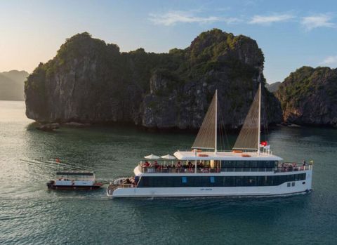 Halong Bay Excursion 6-hour Cruise