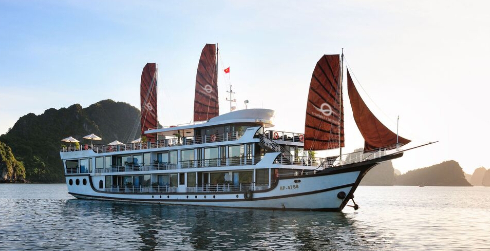 V'Spirit Cruise in Lan Ha Bay