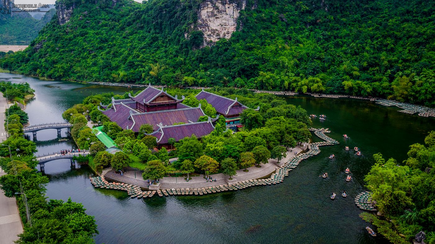 Vietnam Highlights with Halong Bay Cruise Trip