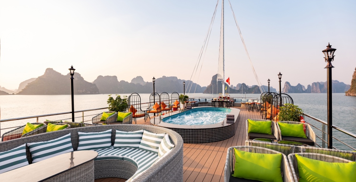 Amethyst Day Cruise Halong Bay